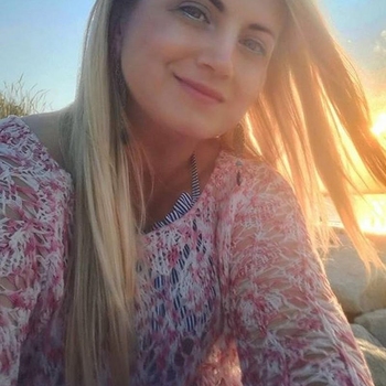 24 jarige Vrouw uit Sprang-Capelle zoekt man