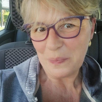 Contact met Soennikki, 67 jarige Vrouw uit Utrecht