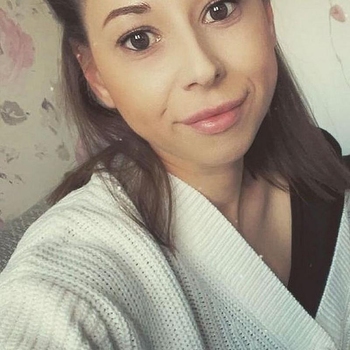 20 jarige Vrouw uit Ootmarsum zoekt man