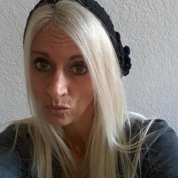 Contact met moppie0101, 55 jarige Vrouw uit Groningen